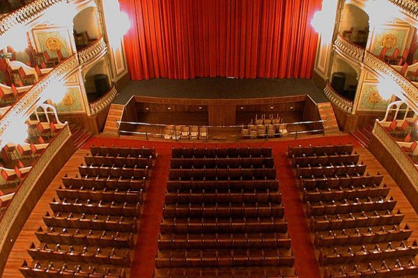 Eventos culturales imprescindibles en el Gran Teatro Falla de marzo a junio: espectáculos, descuentos y horarios. Compra tus entradas en Bacantix y vive una experiencia única en Cádiz